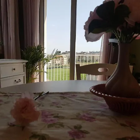 The Roses - Delizioso Attico Su 2 Livelli Zona Palacongressi Apartment *