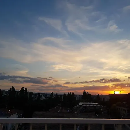Lägenhet The Roses - Delizioso Attico Su 2 Livelli Zona Palacongressi *