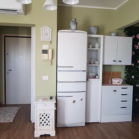 Apartment The Roses - Delizioso Attico Su 2 Livelli Zona Palacongressi *