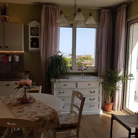 The Roses - Delizioso Attico Su 2 Livelli Zona Palacongressi Lägenhet Rimini