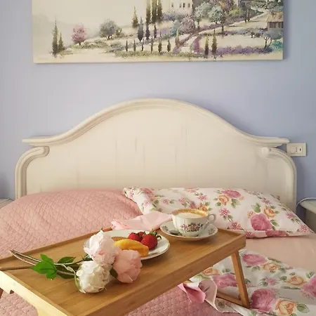 Lägenhet The Roses - Delizioso Attico Su 2 Livelli Zona Palacongressi Rimini